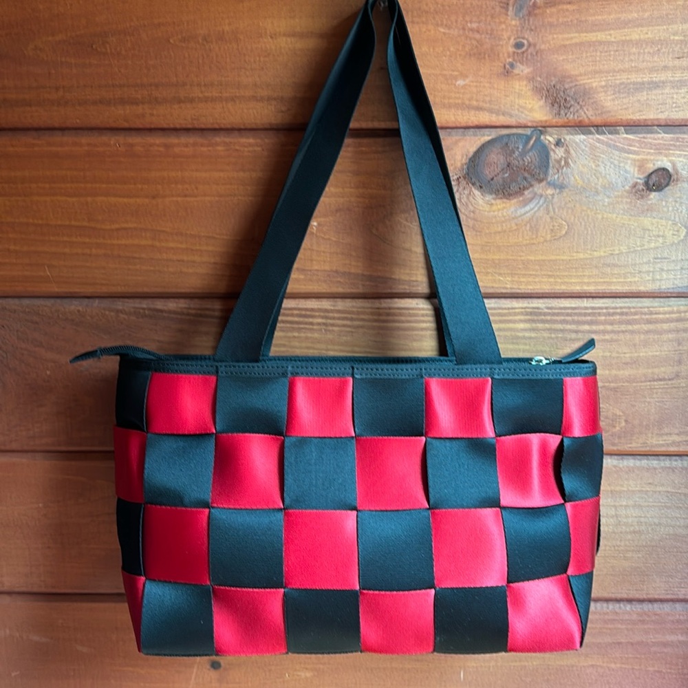 Comely Seatbelt Shoulder Bag Tote Red & Black